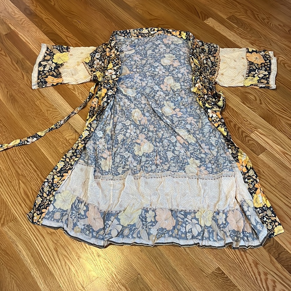 Spell Floral Patterned Robe - Yellow and Black - Picture 5 of 11